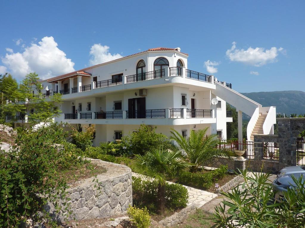 Marialice Apartment Dassia  Exterior photo