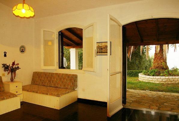 Marialice Apartment Dassia  Room photo